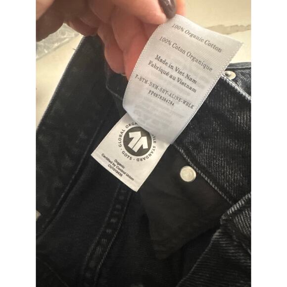 EVERLANE A-Line Raw Hem Denim Short in Black - Size 28 - Picture 6 of 7